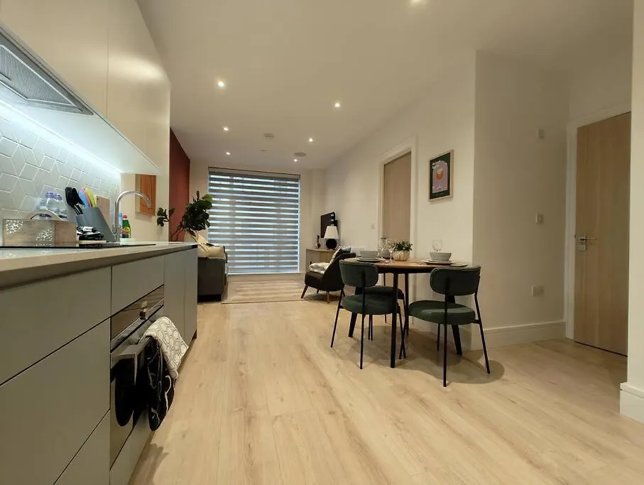 Apartment Chic & Cozy Chertsey Flat With Free Parking & Wifi