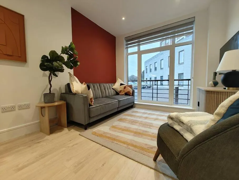 Chic & Cozy Chertsey Flat With Free Parking & Wifi Apartament